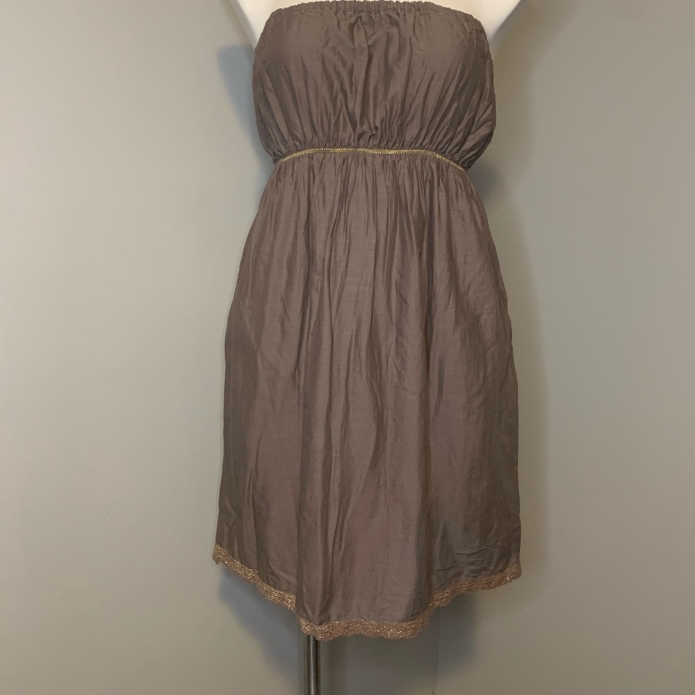 5/$25 - FEI taupe dress